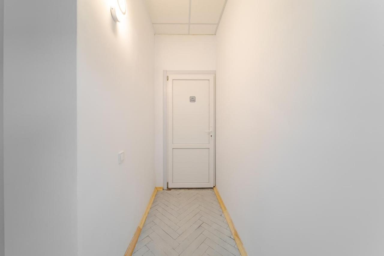 In Town Hostel 利沃夫 外观 照片