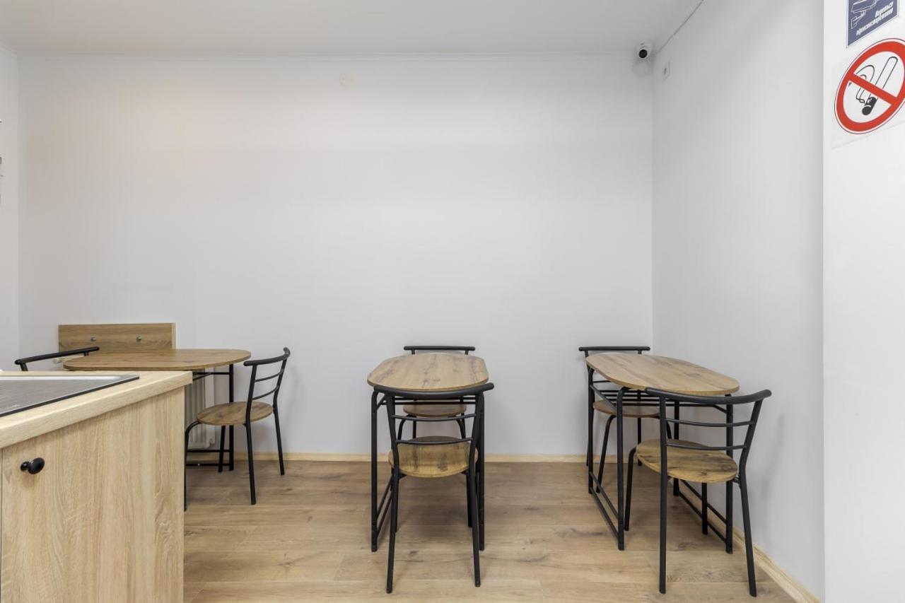 In Town Hostel 利沃夫 外观 照片